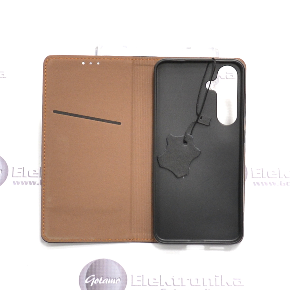 Gotamo Vintage natūralios odos dėklas Samsung Galaxy S25 telefonui juodos spalvos 4 Gotamo Vintage natūralios odos dėklas Samsung Galaxy S25 – nuotrauka 4