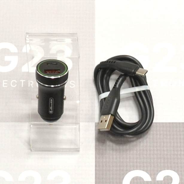 Auto kroviklis Type-C 20W ir USB 18W su Type-C laidu Jellico juodos spalvos 6 Jellico auto kroviklio Type-C ir USB-A lizdai iš arti bei Type-C laidas