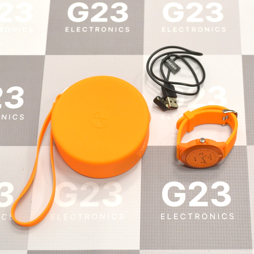 Forever Colorum oranžinis laikrodis su oranžiniu silikoniniu dėklu ir magnetiniu įkrovimo laidu