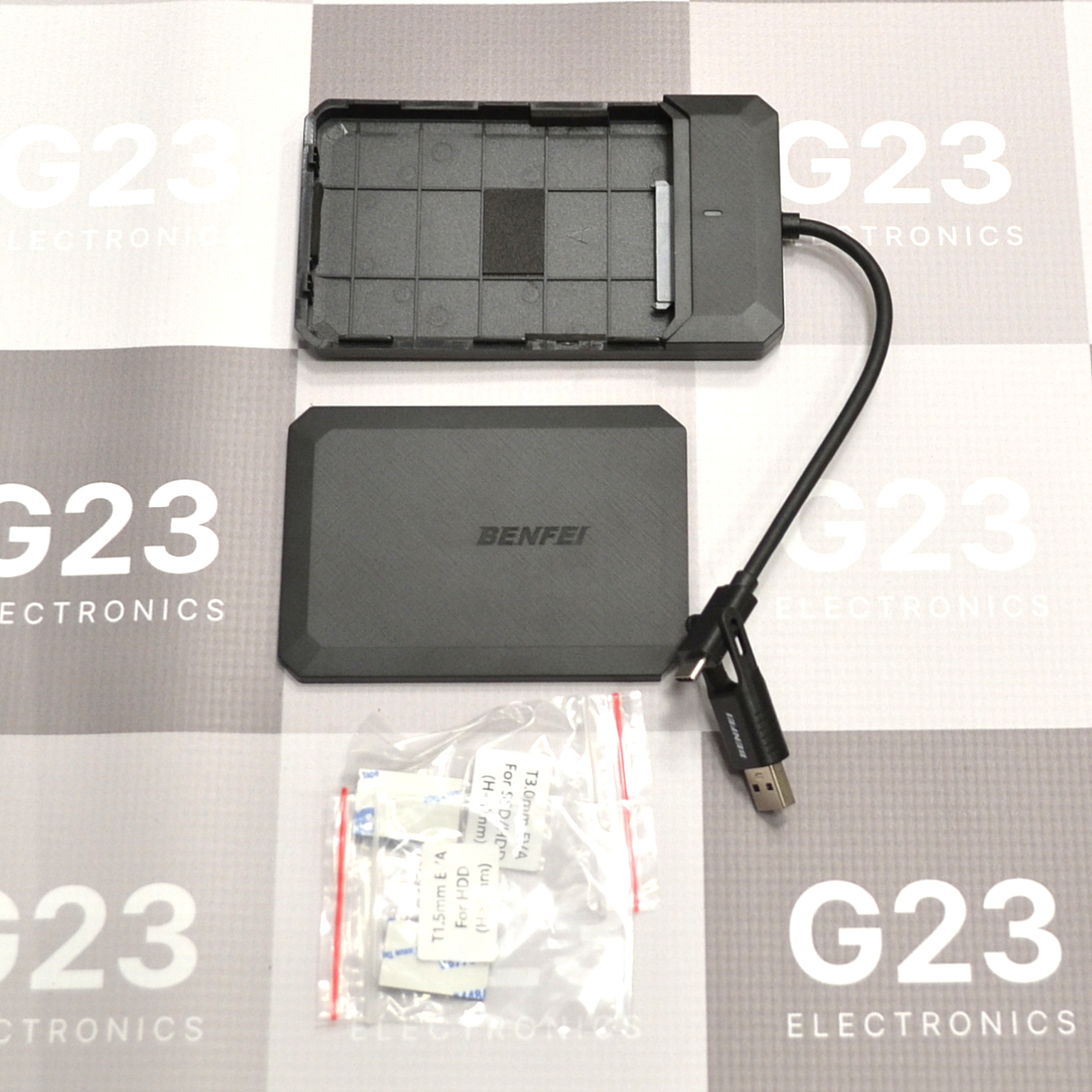Kietojo disko kišenė 2,5 colio SATA USB-C ir USB-A Benfei juoda 7 Kietojo disko kišenės Benfei komplektacija su nuimamu dangteliu, laidu ir tarpinėmis