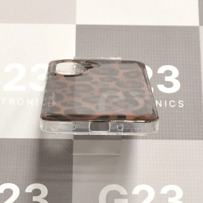 Safari Cinnamon Leopard dėklas nugarėlė Samsung Galaxy A26 9 Samsung Galaxy A26 dėklo apatinis kraštas su išpjovomis garsiakalbiui, USB-C jungčiai ir mikrofonui