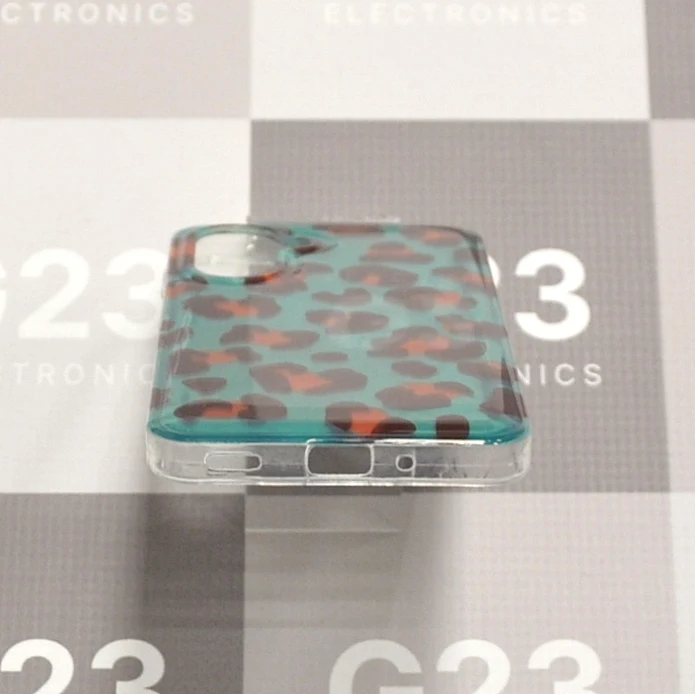Safari Mint Leopard dėklas nugarėlė Samsung Galaxy A26 10 Safari Mint Leopard dėklo apatinis kraštas su USB-C, garsiakalbio ir mikrofono išpjovomis Samsung Galaxy A26