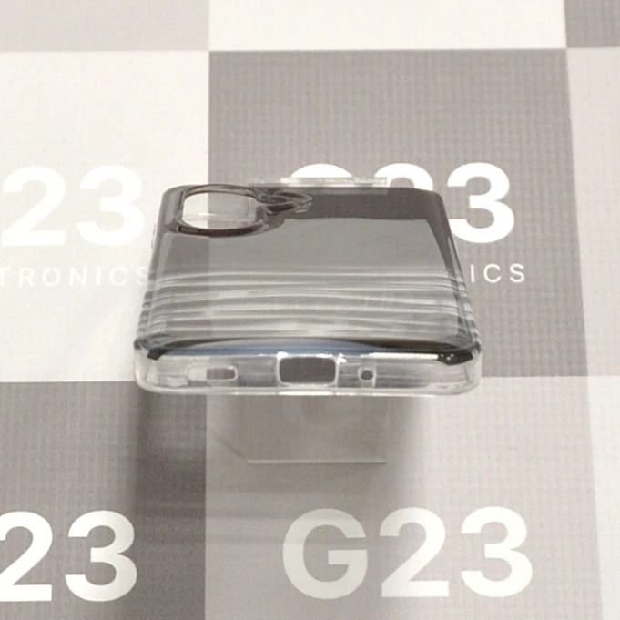 Safari Mocha Zebra dėklas nugarėlė Samsung Galaxy A17 (SM-A176B) 9 Safari Mocha Zebra dėklo apatinis kraštas su išpjovomis USB-C jungčiai, garsiakalbiui ir mikrofonui