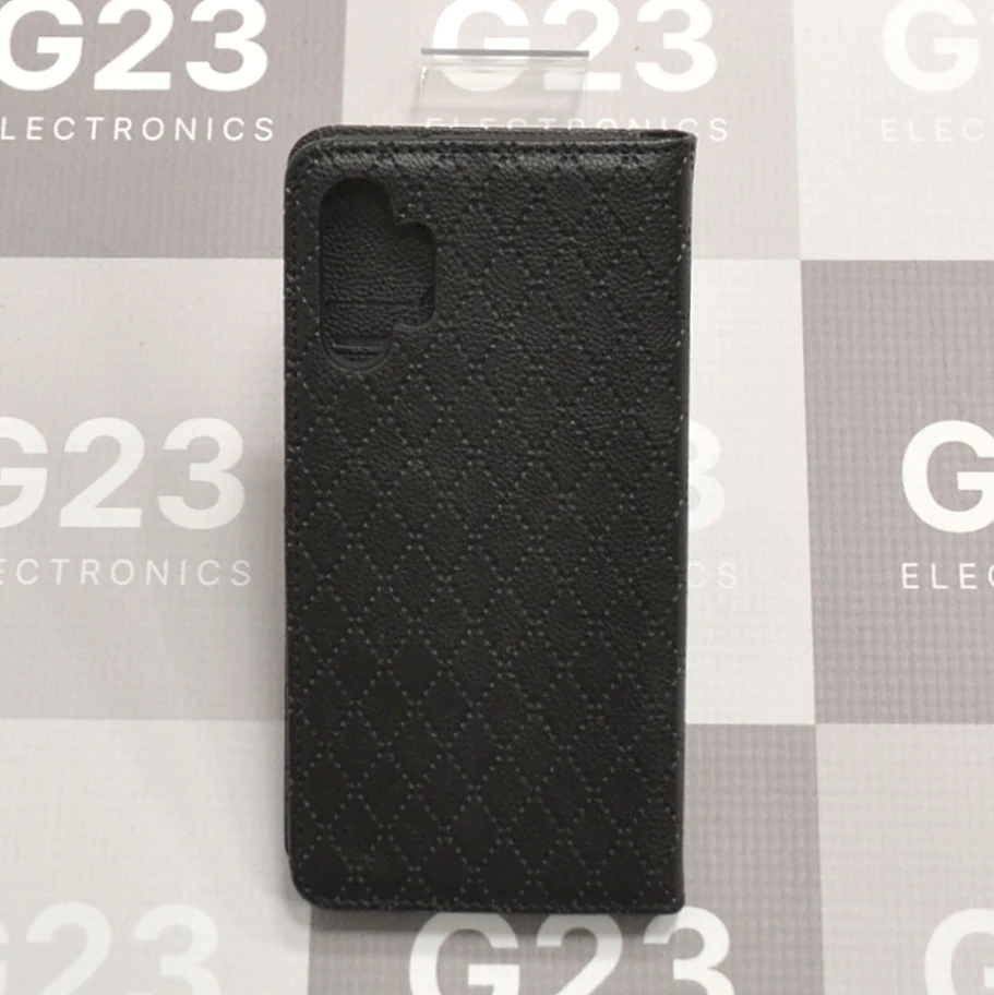 Dalton magnetinis dėklas knygelė Samsung Galaxy A13 – juodos spalvos 11 Juodas Dalton dėklas knygelė Samsung Galaxy A13 – nugarėlė su laiptuota išpjova kamerai viršutiniame kairiame kampe