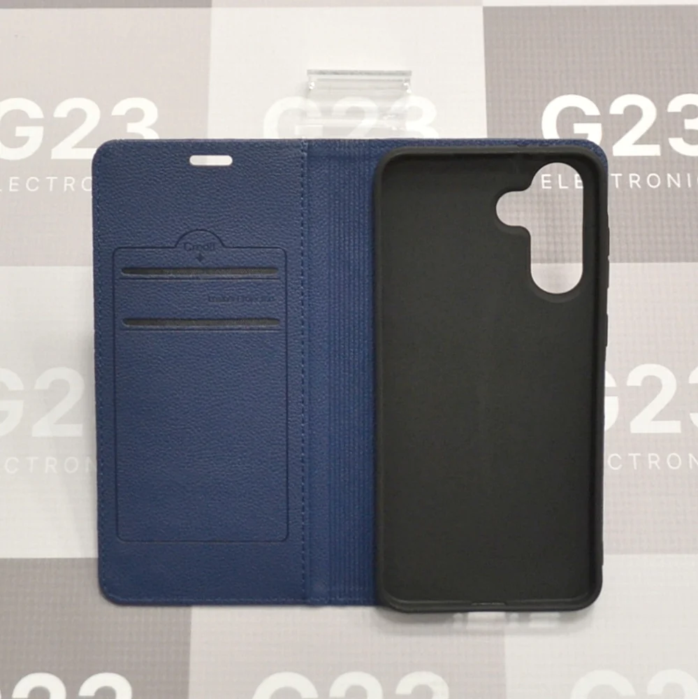 Dalton magnetinis dėklas knygelė Samsung Galaxy A36 / A37 – tamsiai mėlynos spalvos 10 Atvertas tamsiai mėlynas Dalton dėklas knygelė Samsung Galaxy A36 ir A37 su kortelių ir banknotų skyreliais