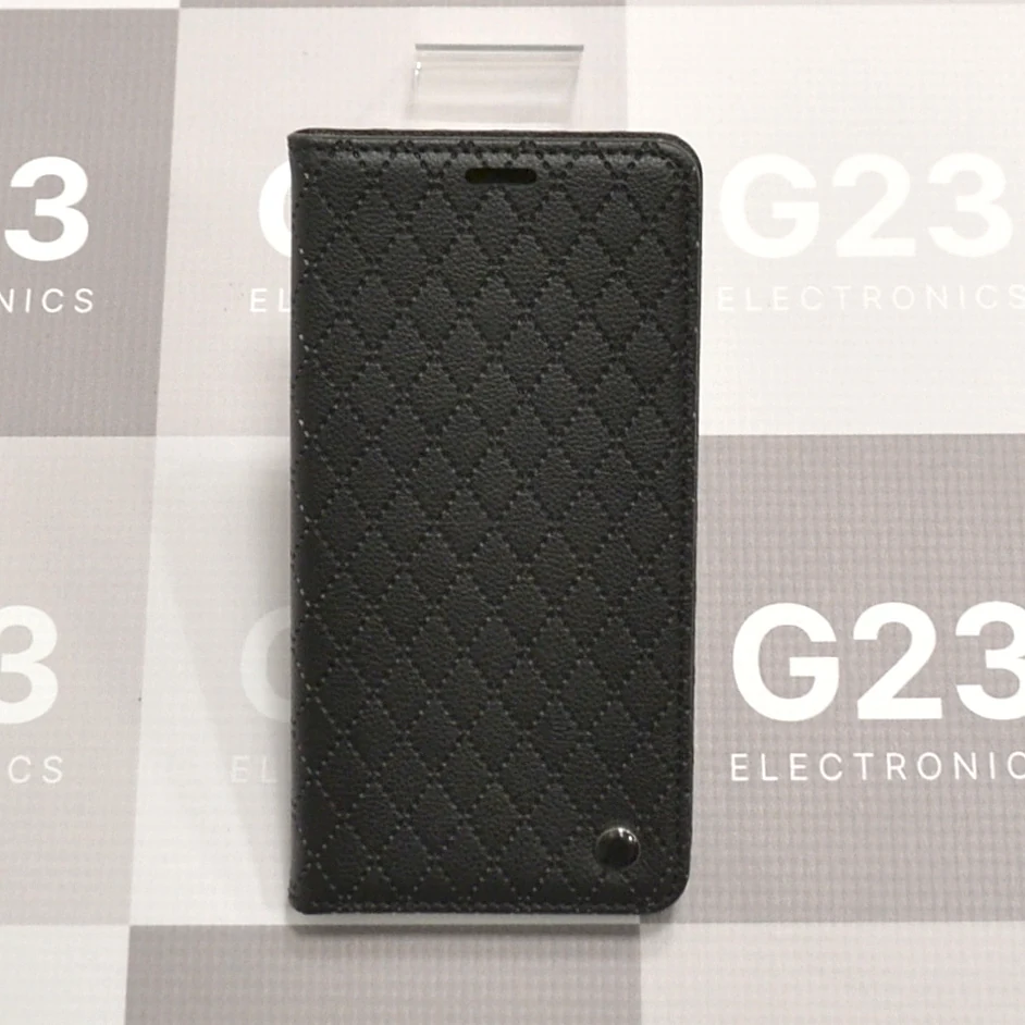 Dalton magnetinis dėklas knygelė Samsung Galaxy S25 FE – juodos spalvos 9 Dalton magnetinis dėklas Samsung Galaxy S25 FE juodos spalvos – priekis su rombų raštu ir metaliniu akcentu apačioje