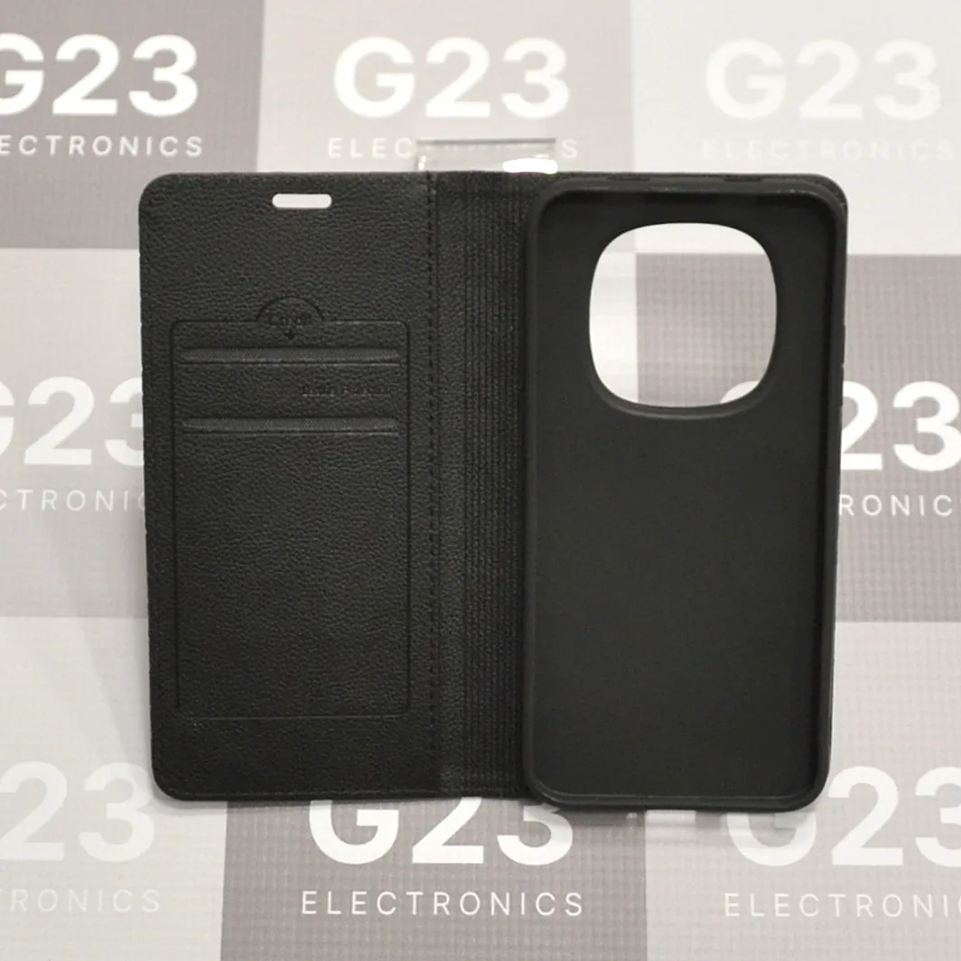 Dalton magnetinis dėklas knygelė Xiaomi Redmi Note 15 Pro 5G – juodos spalvos 10 Juodas Dalton dėklas knygelė Xiaomi Redmi Note 15 Pro 5G – atvertas dėklas, kairėje kortelių skyreliai, dešinėje telefono lizdas