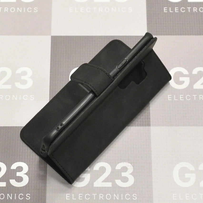 Diary-S veliūrinis dėklas Samsung Galaxy S9+ telefonui juodos spalvos 6 Diary-S veliūrinis dėklas-knygutė Samsung Galaxy S9+ telefonui juodos spalvos – užverstas dėklas su telefonu kitu kampu