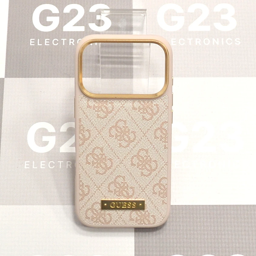 Dėklas nugarėlė GUESS GUHMP17LU4GPRP su MagSafe – Apple iPhone 17 Pro / 18 Pro 8 Guess GUHMP17LU4GPRP dėklas iPhone 17 Pro – rožinio smėlio nugarėlė su 4G raštu ir aukso spalvos Guess plokštele